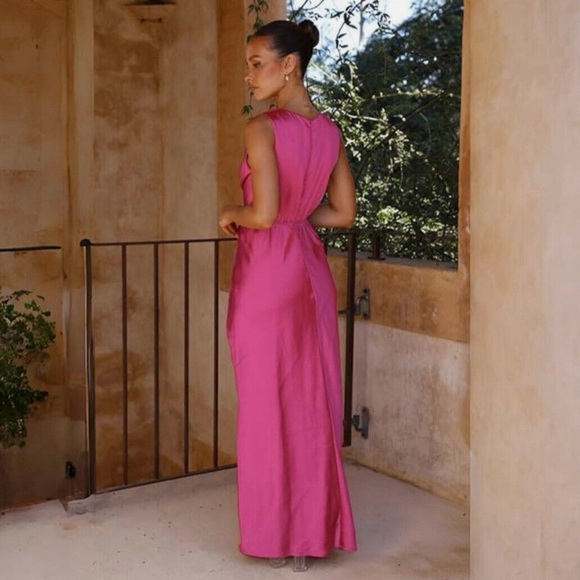 Pretty garden Sleeveless Satin Elegant Evening Dress SZ Medium NWT - Picture 3 of 11